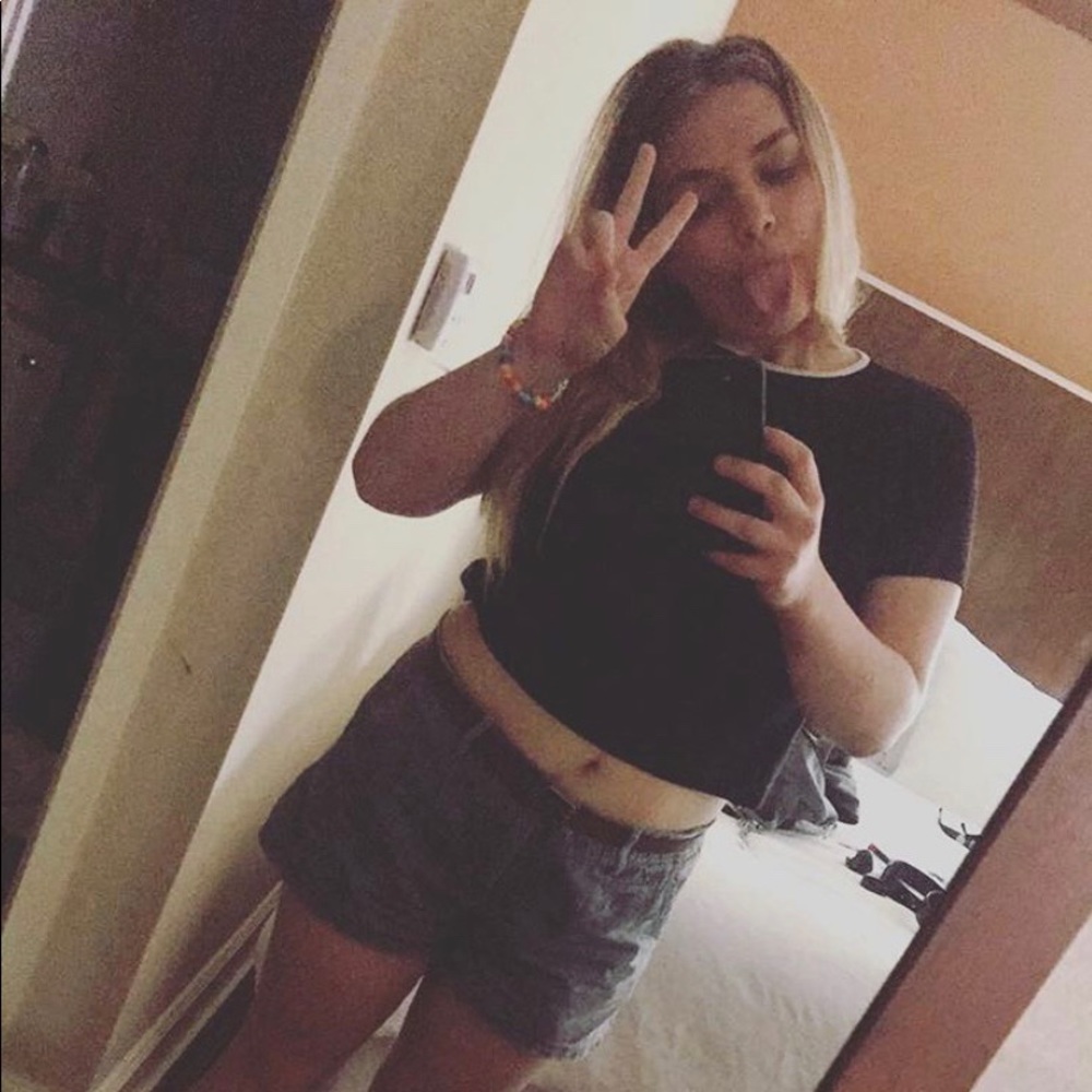 Meet your Posher, Hayley